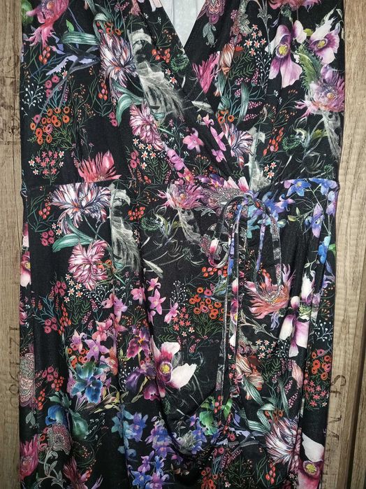 Sukienka w kwiaty Bodyflirt 40/42