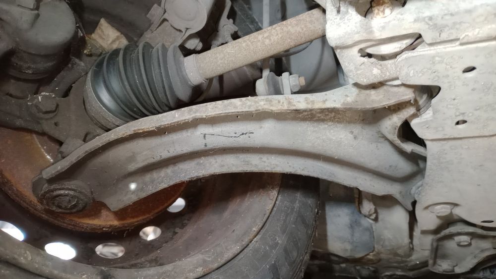 Braço de suspensão frente direito RENAULT Clio III Société (SB_, SR_)