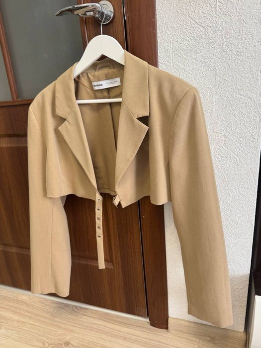 Піджак оверсайз бежевий Bershka