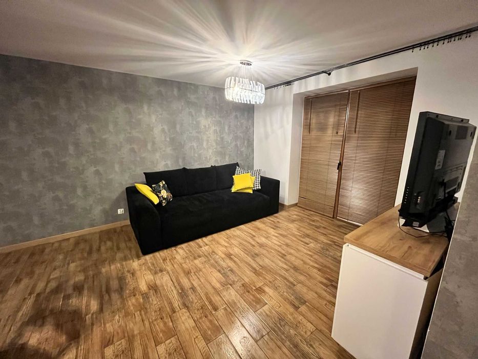 Okazja!!sofa czteroosobowa black red white