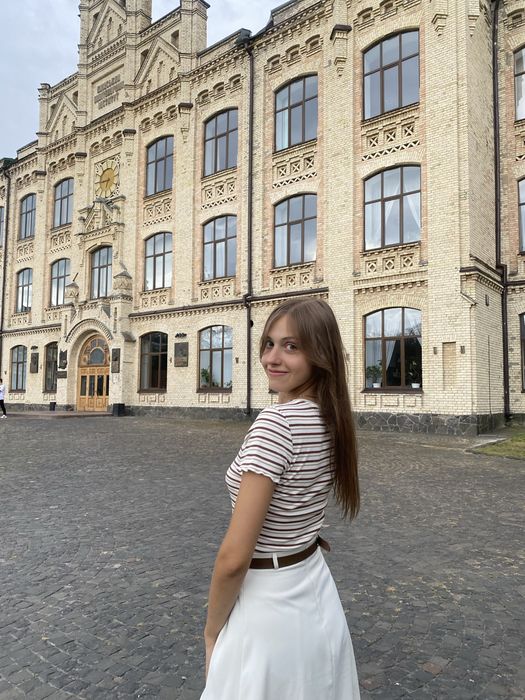 Вчитель німецької мови        Учитель/репетитор по немецкому языку