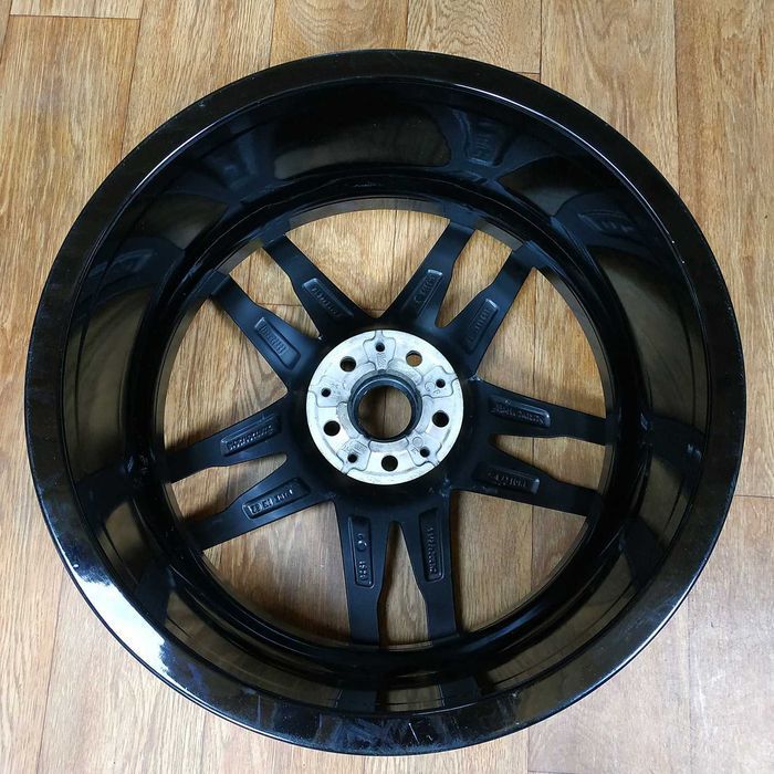 R20 оригінал BMW M5(F90) M8 (F91/F92/F93) стиль 810M диски бмв