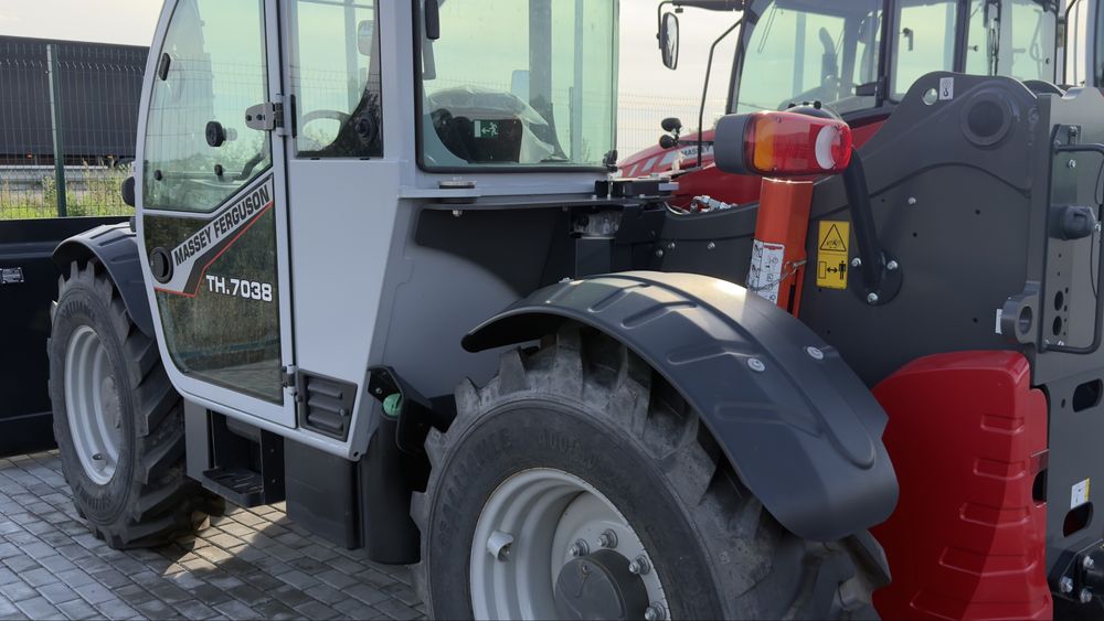Телескопічний навантажувач Massey Ferguson  TH.7038