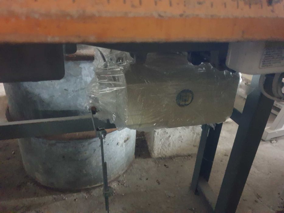 Renderowka Rimoldi-uzywana przemysłowa maszyna do szycia