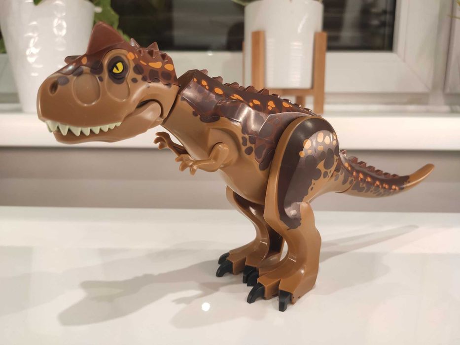 Dinozaur karnotaur dinosaur jak lego nowy