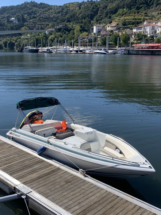 Cobalt 23LS | V8 5.7 EFI 260cv | Pronto a navegar
