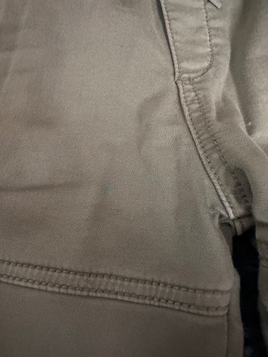 Spodnie bojówki ze zdjęcia