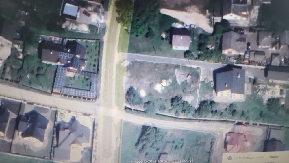 Земельна ділянка с.Зубра в.І.Франка, асфальтований заїзд