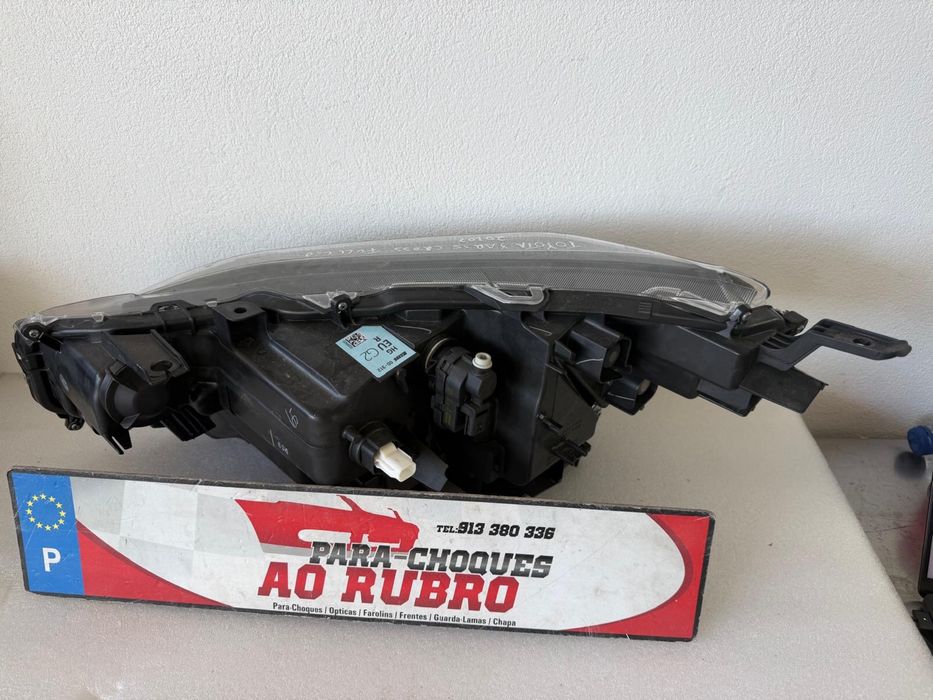 farol drt toyota yaris cross 2020> full led