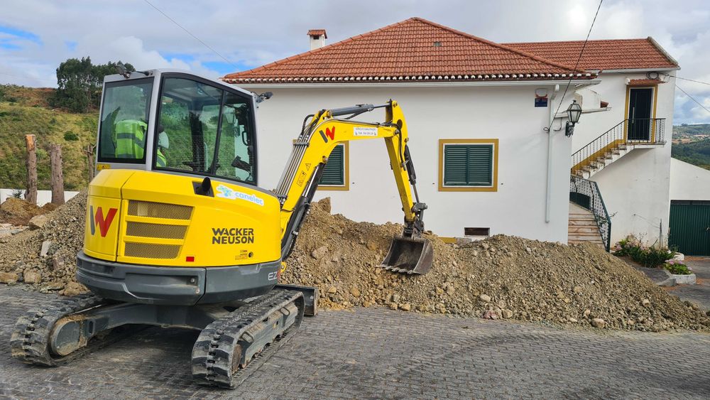 Serviço de Mini Giratória com manobrador
