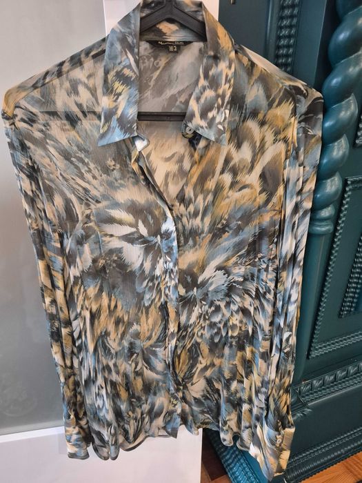 Blusa da Massimo Dutti praticamente nova