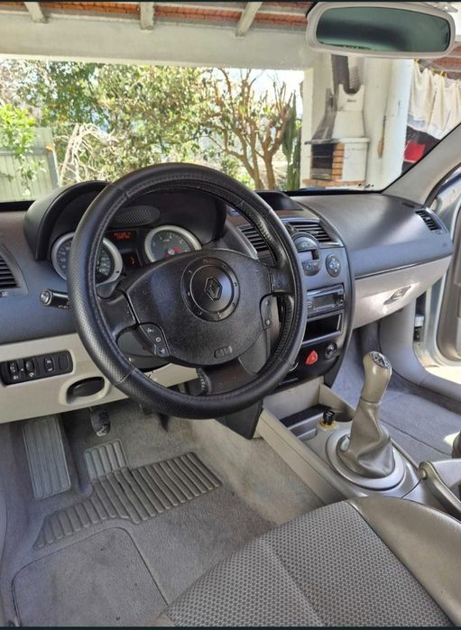 Carro Renault Megane bom estado