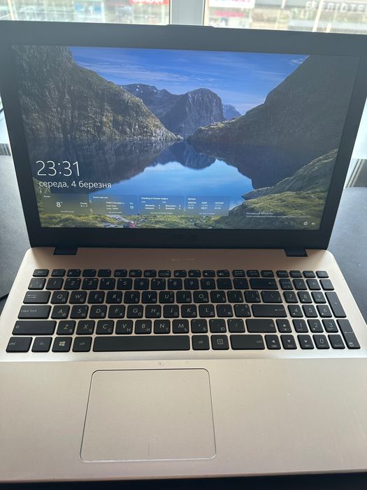 Ноутбук ASUS model X542U