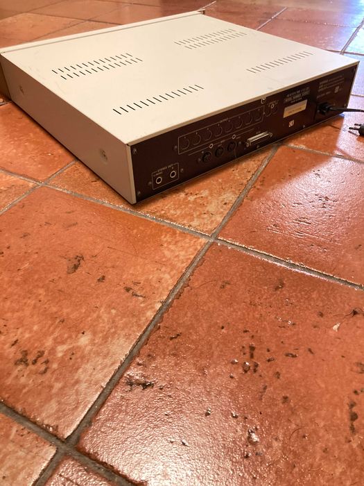 Akai S2000 stereo sampler