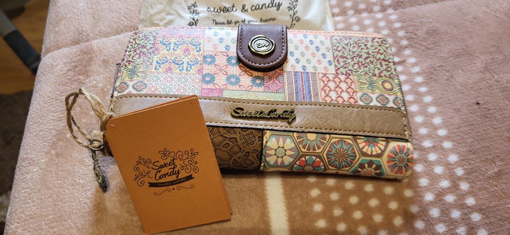 Carteira porta decomentos e telemóvel