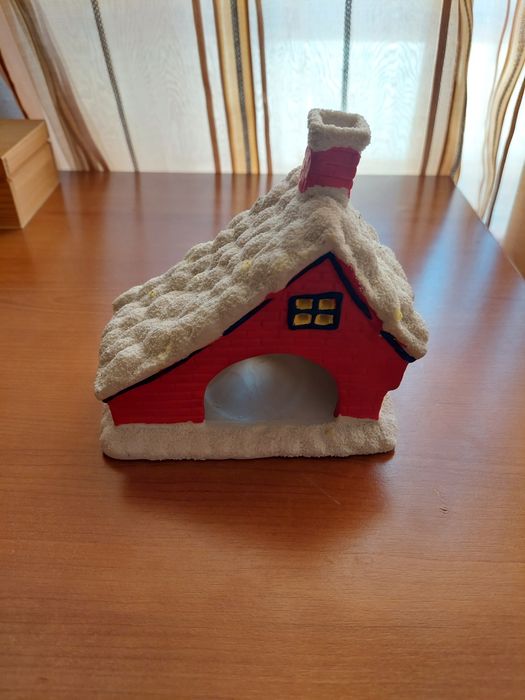 Casinha alusiva ao natal como nova.
