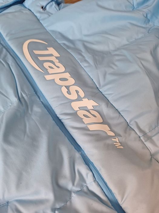 Kurtka trapstar niebiesko-biała, nowa