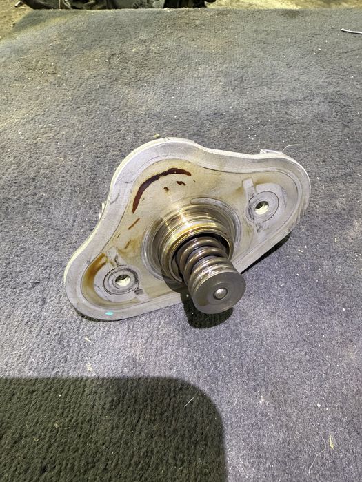 Помпа bmw e90 e91 e92 n43 н43 e81 e87 e88 термостат н43 н51 н52 н43