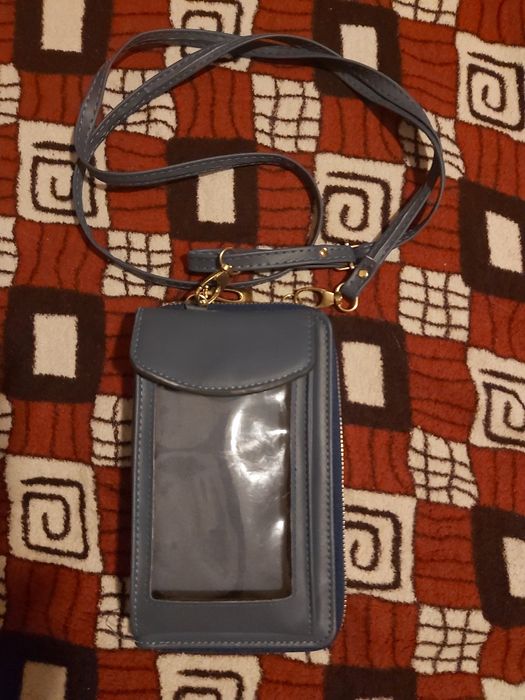 Mała torebka na telefon z portwelem