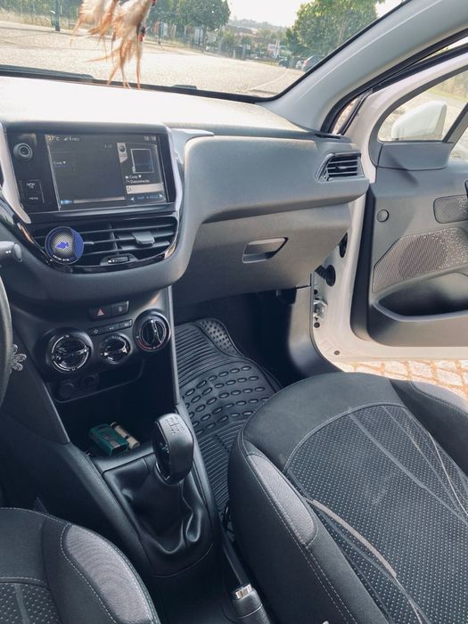 PEUGEOT 208 de 2012 — photo 3