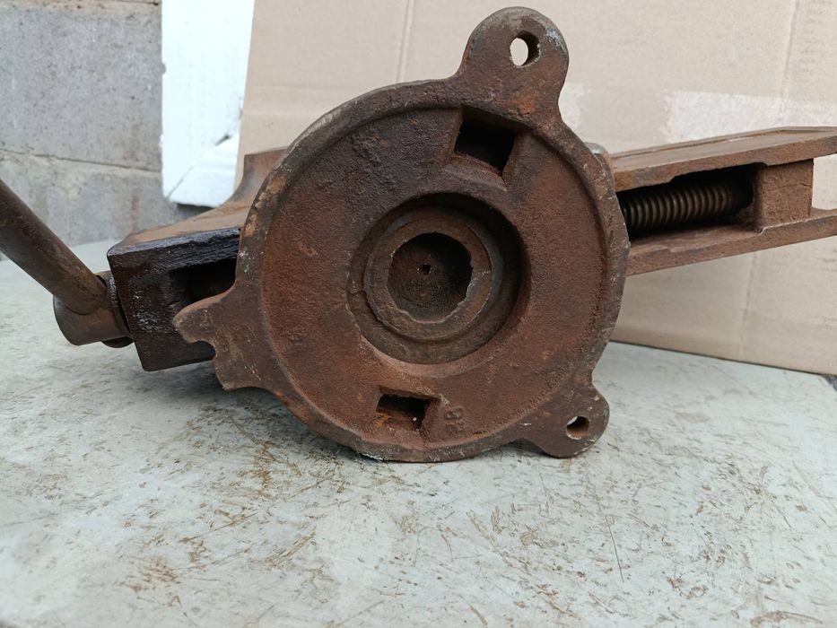 Тиски слесарные 140 мм