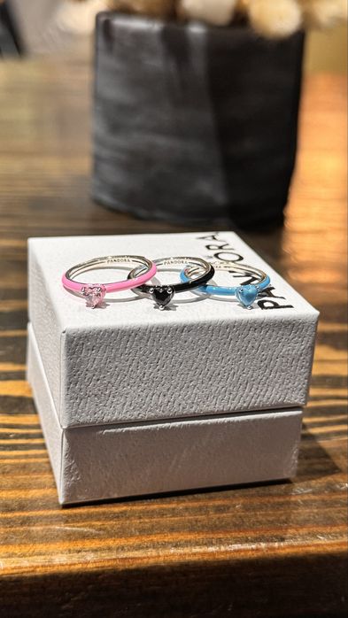 Чорна каблучка з емаллю Пандора Pandora 925 проба