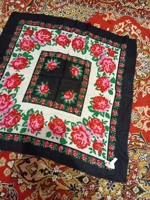 хустка українська шерсть  з етикетками