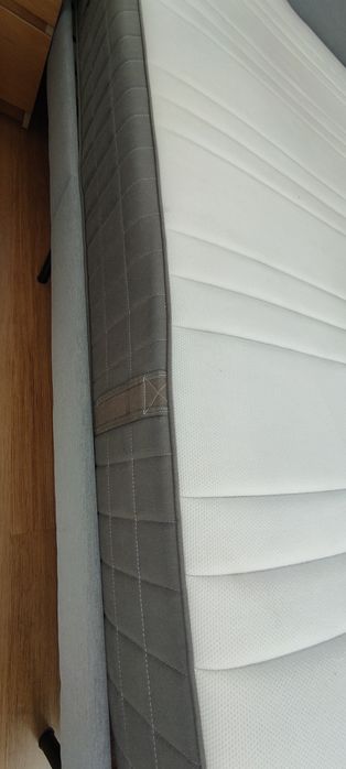 Cama 160x200 + estrado + colchão IKEA