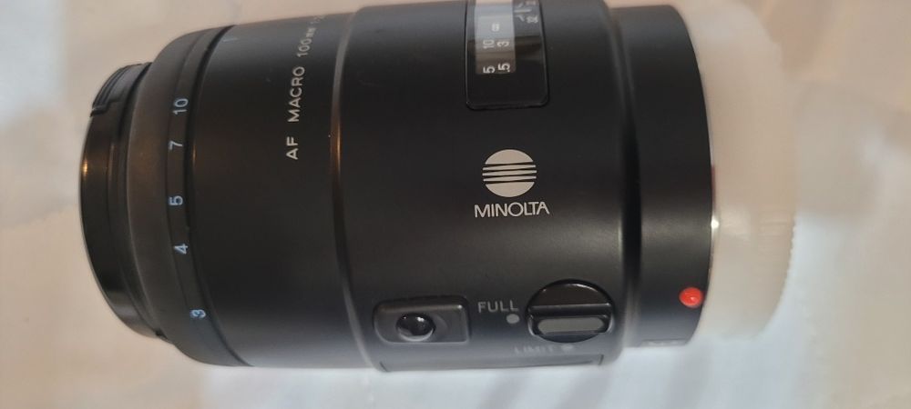 Объектив Minolta AF Macro 100mm f/2.8, байонет Sony A, состояние почти