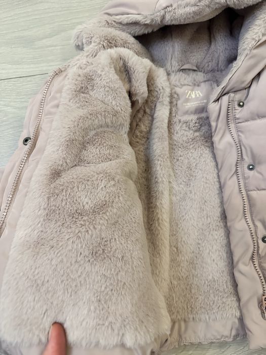 Зимова куртка zara 92р