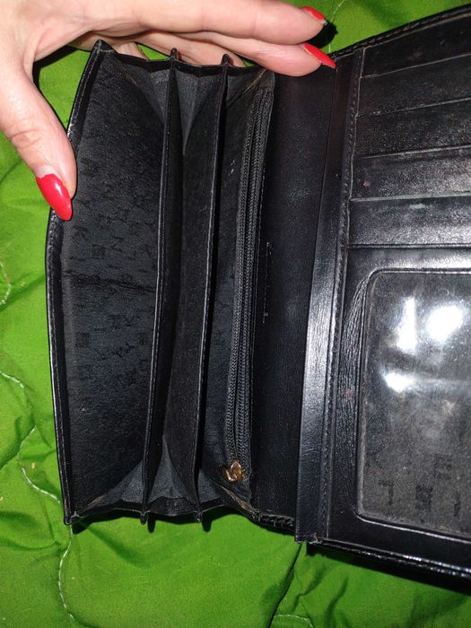 Гаманець,  Sonya Rikel