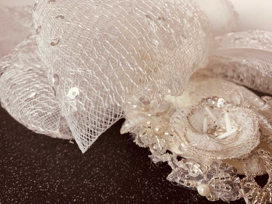 nowy stroik ślubny artystyczny kokarda xxl cekiny spinka haute couture