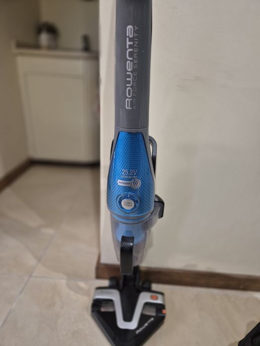 Aspirador vertical romenda