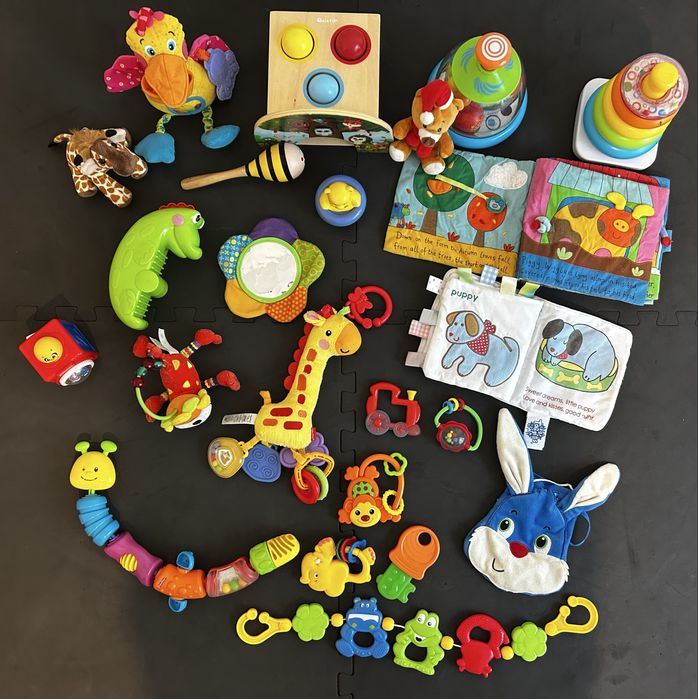 Zabawki dla maluszka, 23 elementy.