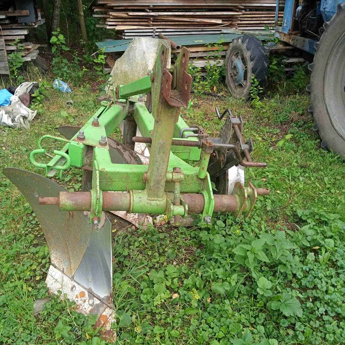 Продам плуг Бомет 3/35