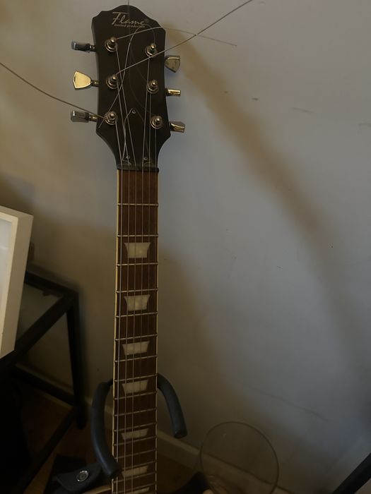 Gitara Flame LP2