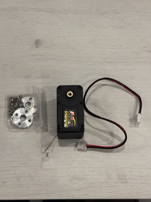 Новий цифровий сервопривід Feetech STS3215 12V.