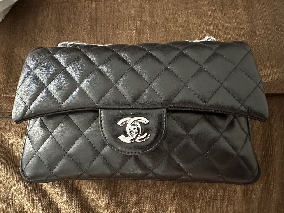 Mala Chanel preta