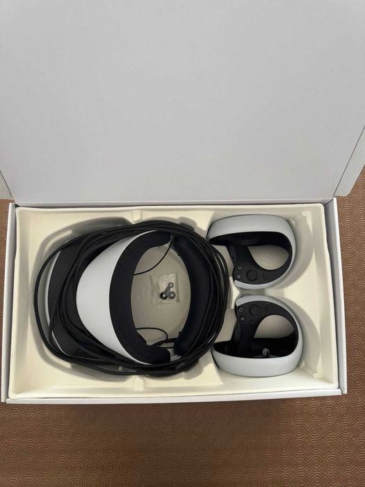 Selling PlayStation VR 2 + Charging Station + PC Adapter.64585765472641121