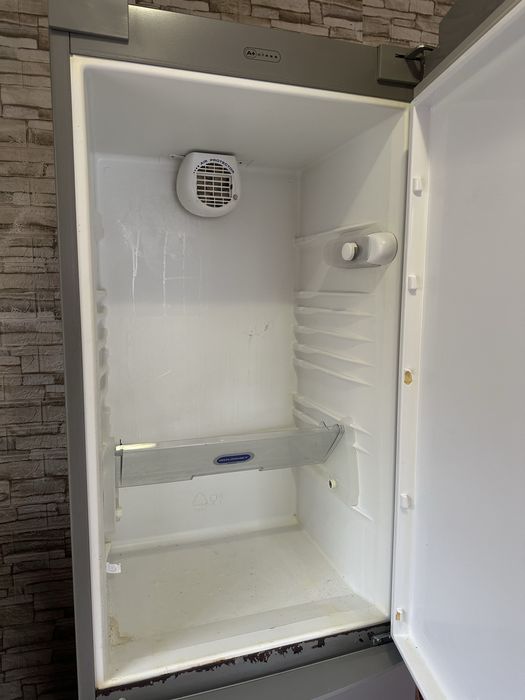 Холодильник Whirlpool