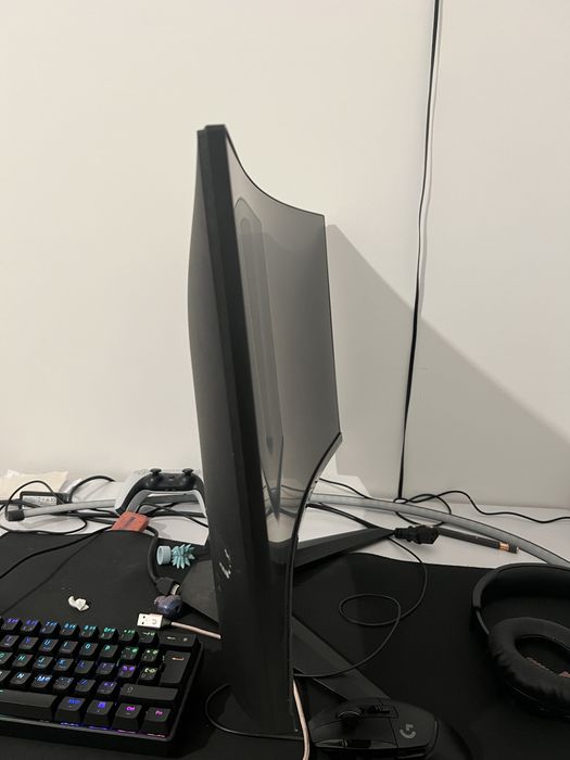 Monitor 27” ( so vendo)