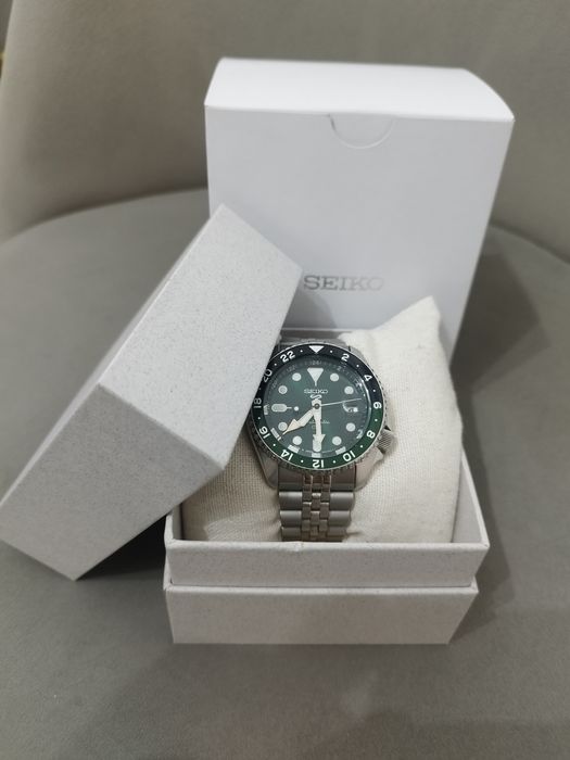 Seiko 5 GMT,  SBSC013 (versão JDM - Japan Domestic Market)