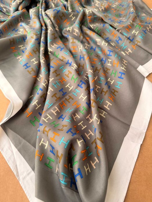 Жіноча хустка в стилі Hermès 90x90 см