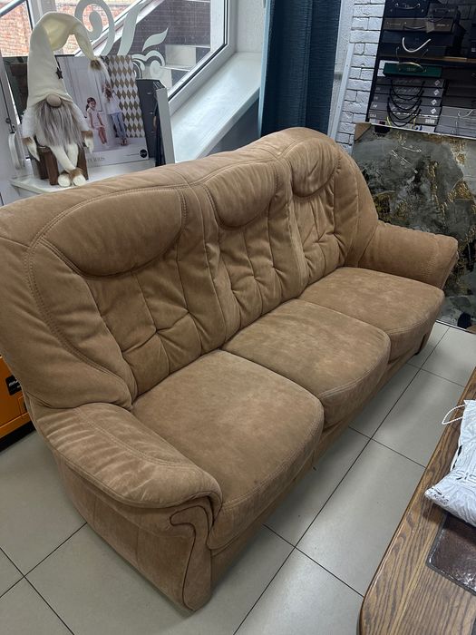 Комплект меблів диван і три крісла