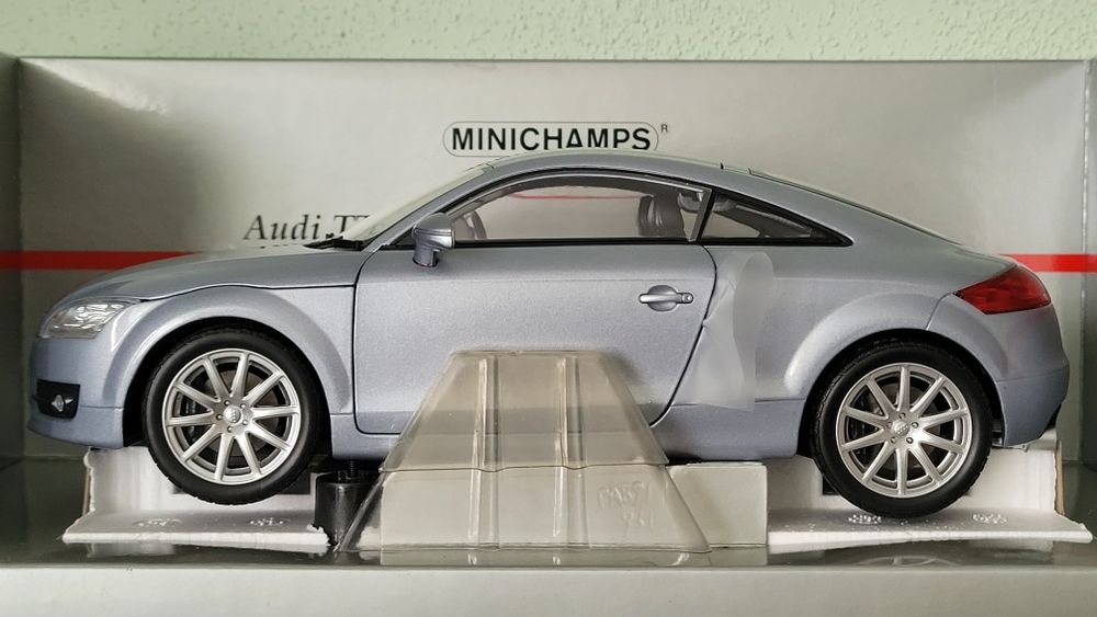 Audi TT クーペ ミニカー 1/18 2014 シルバー ミニチャンプス アウディ