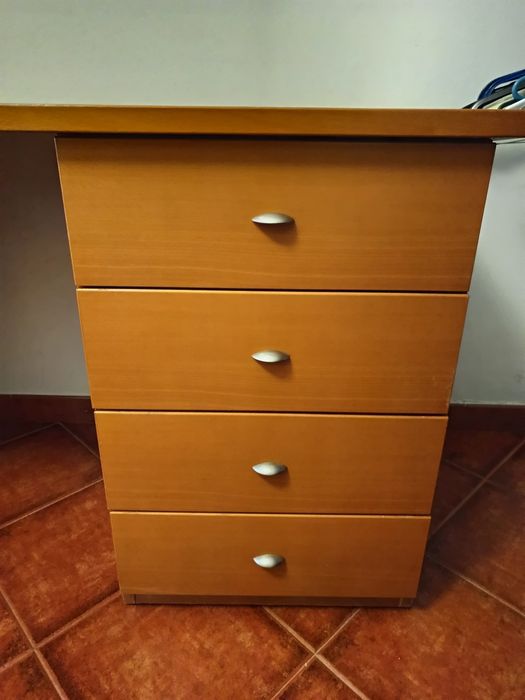 Secretaria de madeira