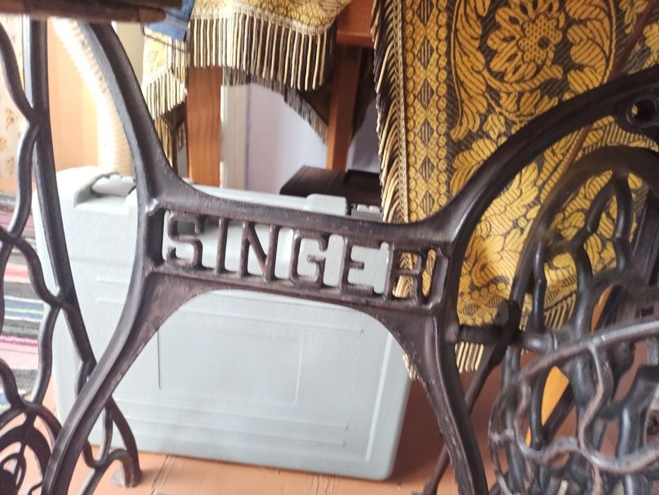 Продам швейную машинку singer