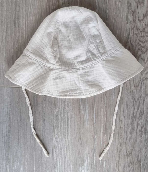 Kapelusz H&M kremowy