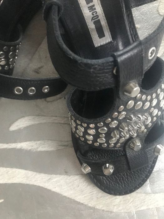 włoskie sandały MCQ