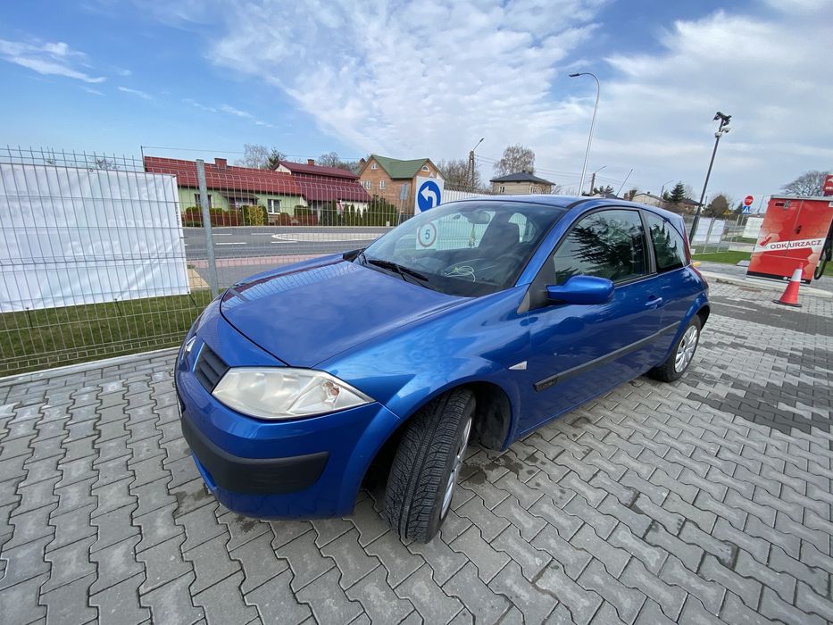 Renault Megane II 3D 1.6 16V – uszkodzony silnik, kompletne auto
